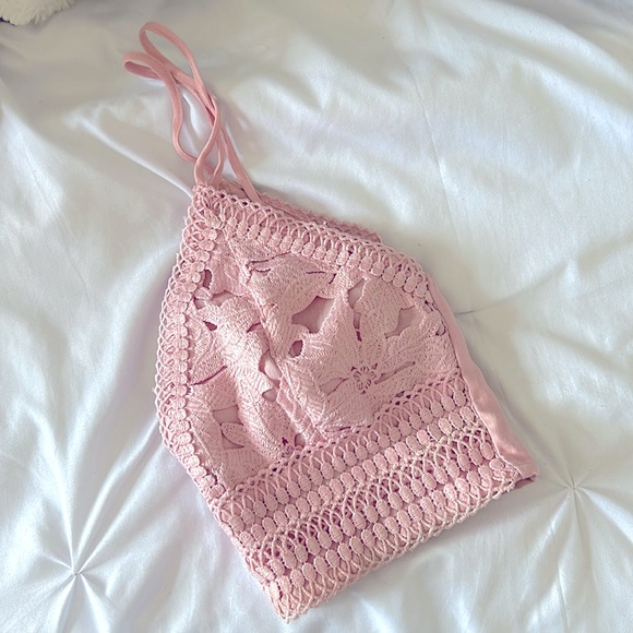 Cute little crochet top - Picture 2 of 4